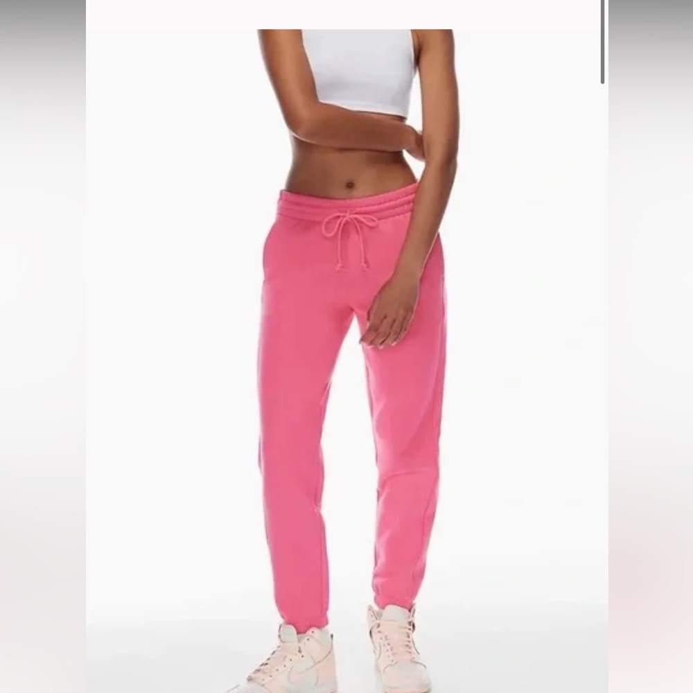 Artzia midweight cozy boyfriend sweats. Regular length, midweight. Brand new. XS